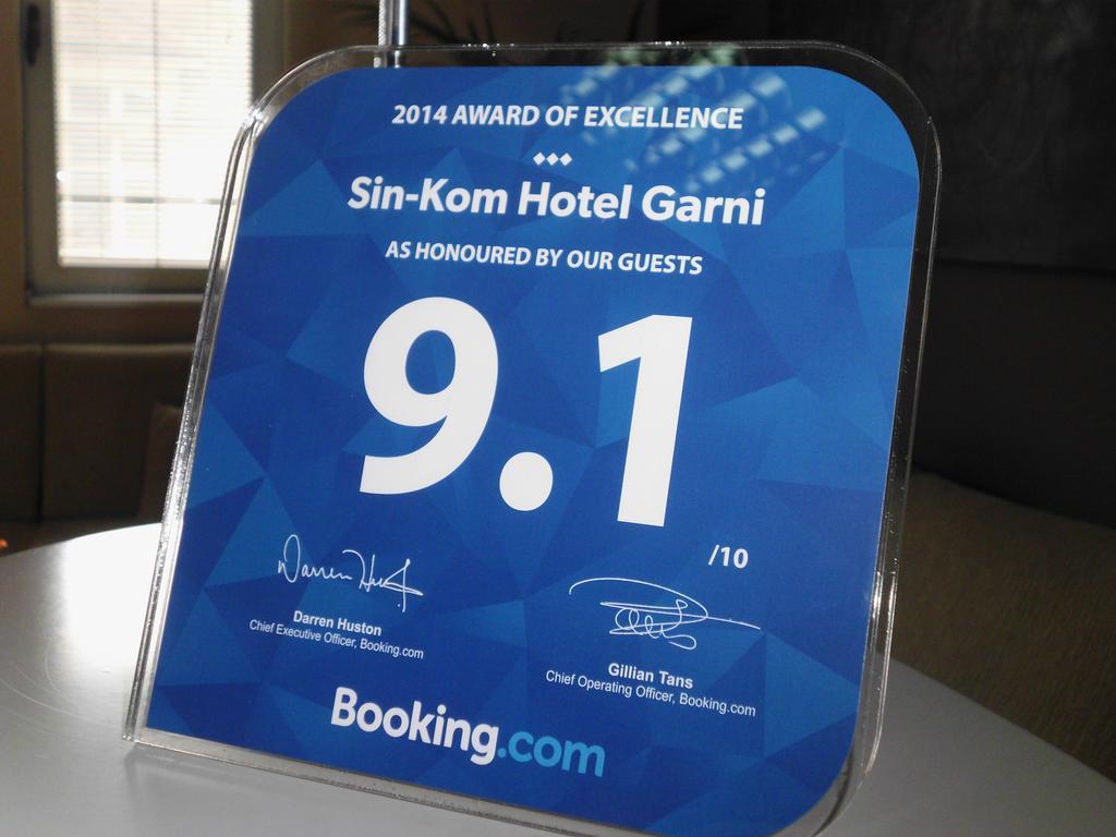 Sin-Kom Hotel Garni ピロト エクステリア 写真