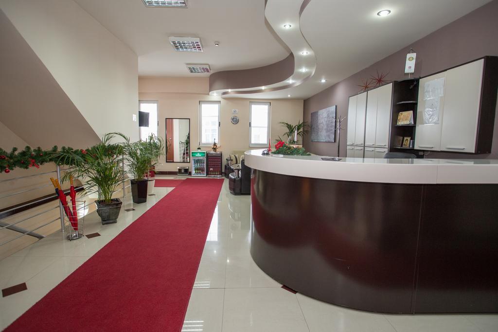 Sin-Kom Hotel Garni ピロト エクステリア 写真